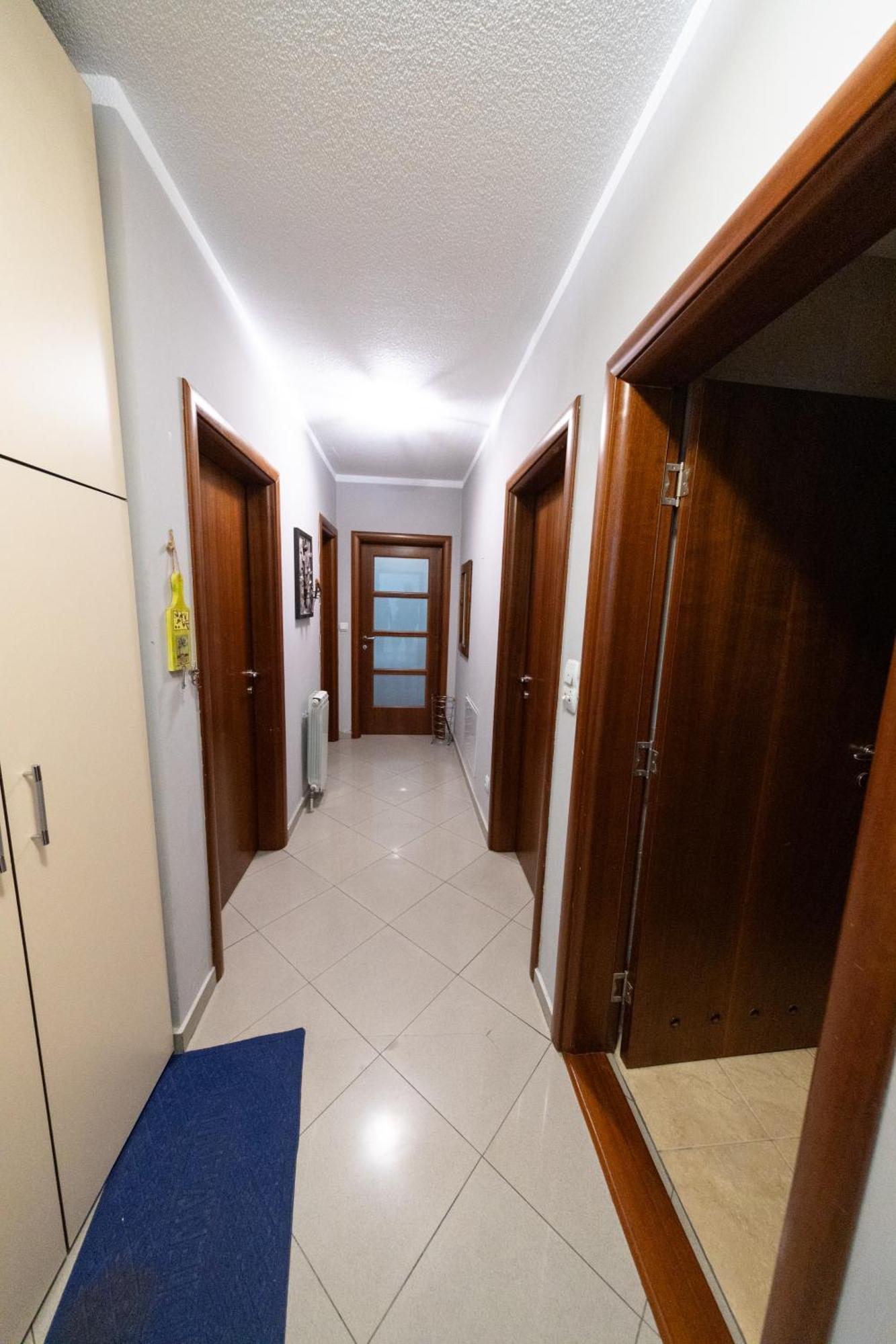 קרגיובאק Lux Place Apartments Downtown מראה חיצוני תמונה