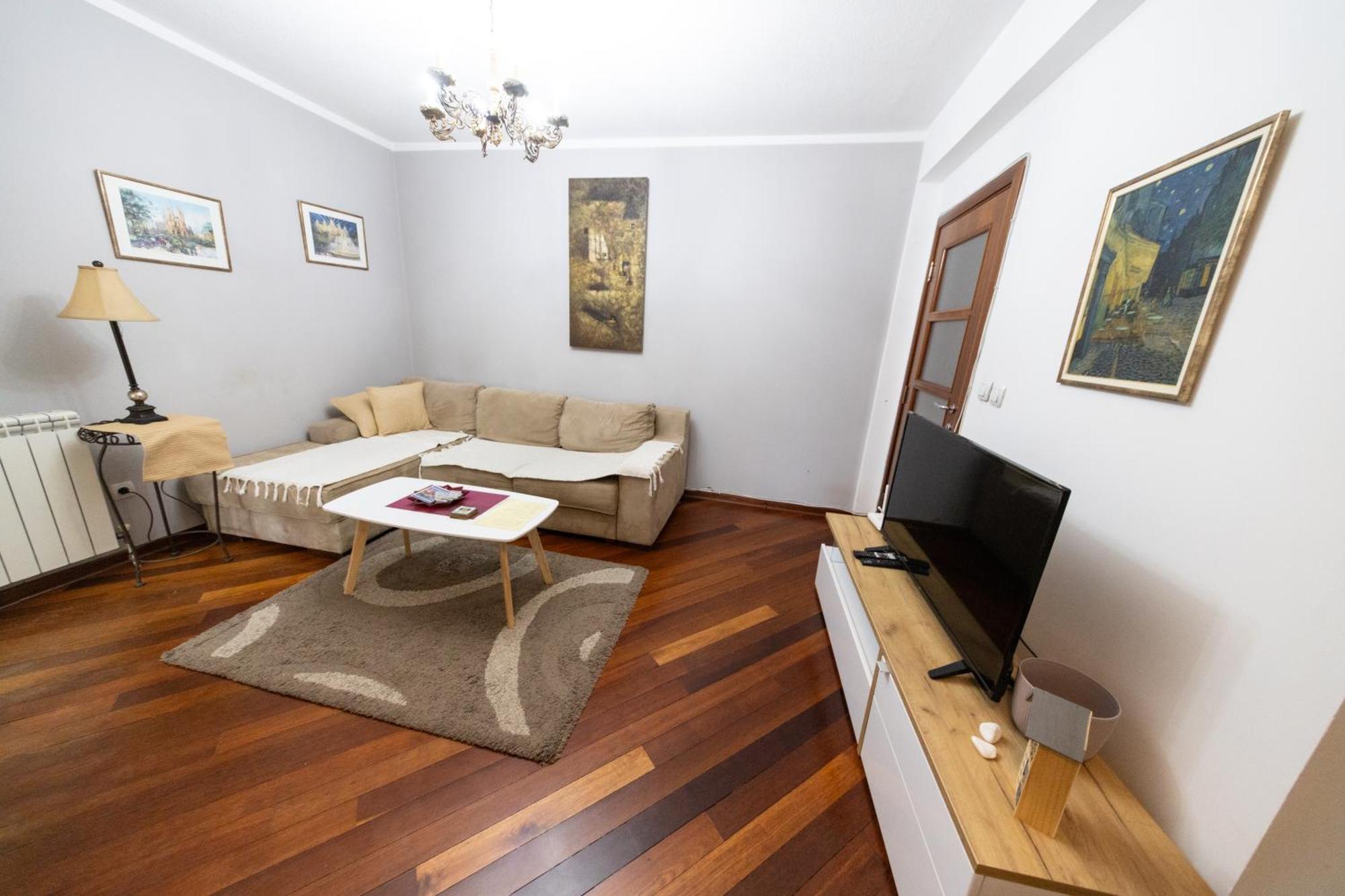 קרגיובאק Lux Place Apartments Downtown מראה חיצוני תמונה